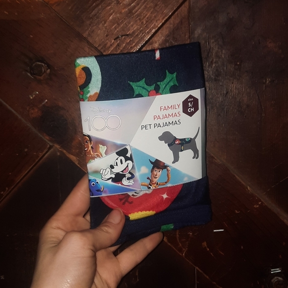 🍀3/15 🆕️ Disney Dog Christmas Shirt's - Picture 3 of 6